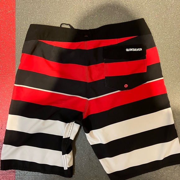 Quicksilver Board shorts - Picture 2 of 2